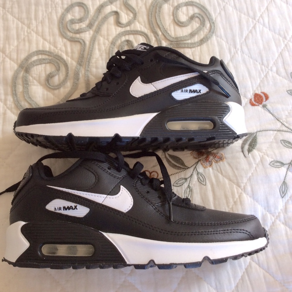 Nike Air Max tennis shoes
